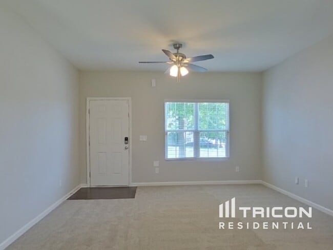 Building Photo - 2625 Meadow Crossing Dr