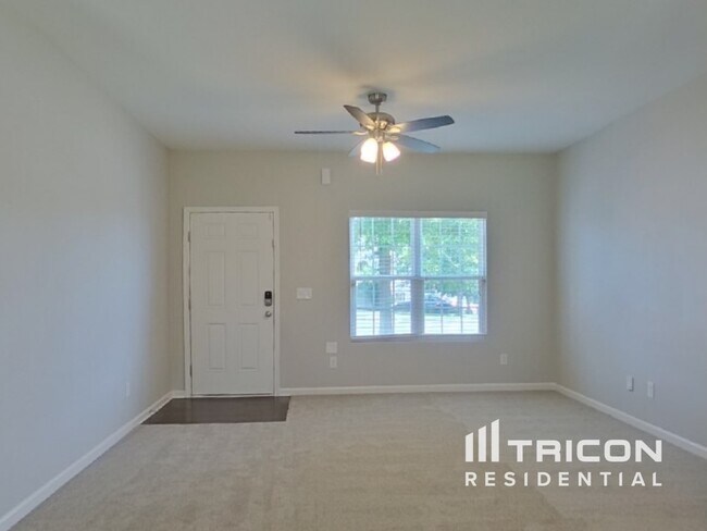 Foto del edificio - 2625 Meadow Crossing Dr