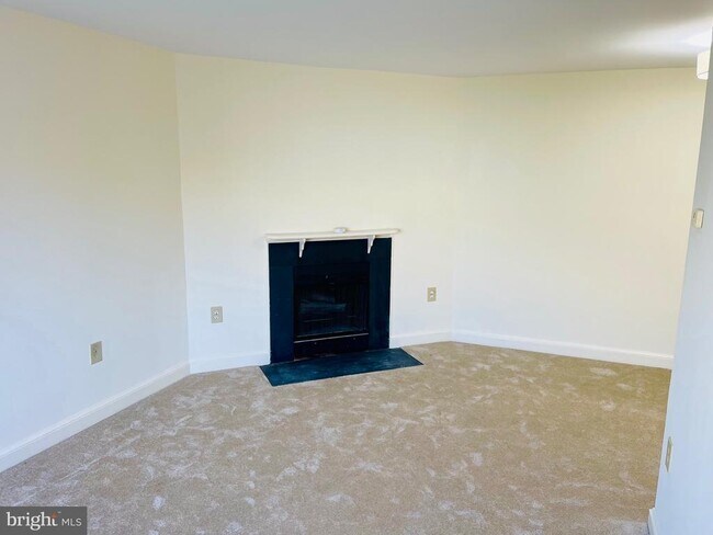 Foto del edificio - 3827 Davis Pl NW