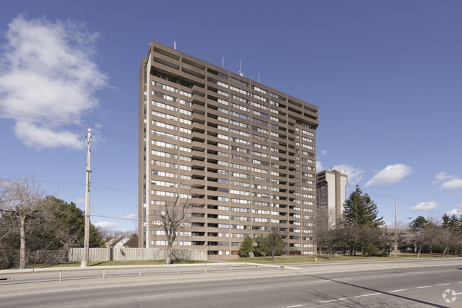 Building Photo - Strathmore Towers North