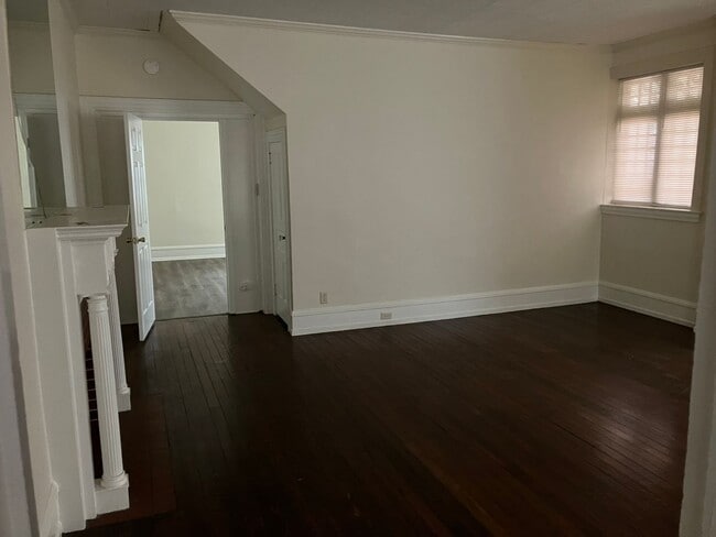 Building Photo - 825 Columbia Ave