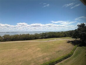 Building Photo - 2617 Cove Cay Dr