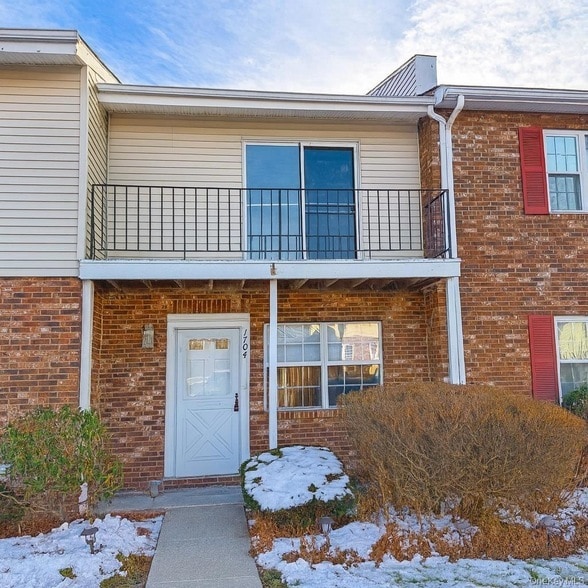 Foto principal - 276 Temple Hill Rd