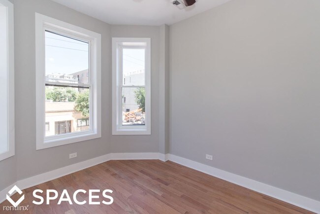 Foto del edificio - 2119 W Chicago Ave