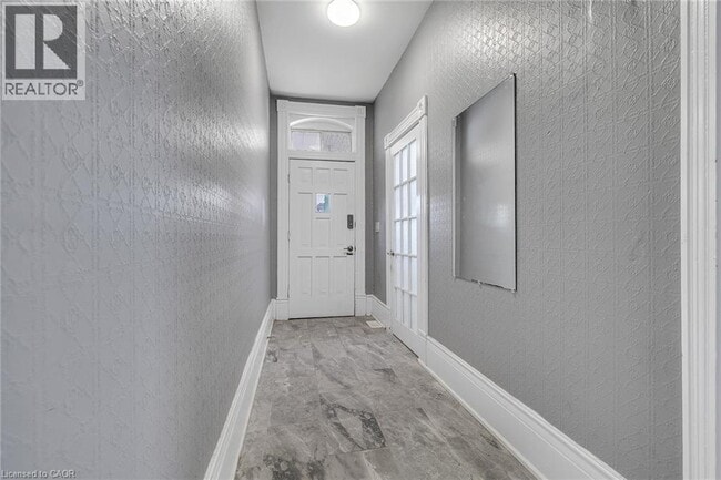 Building Photo - 174 William St