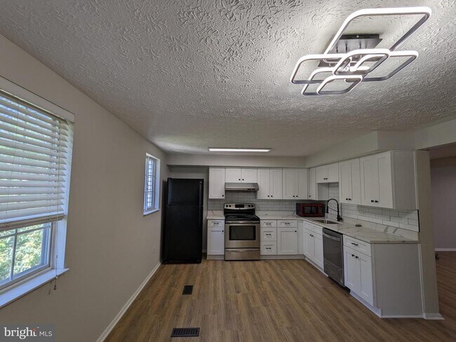 Foto del edificio - 2996 Paddock Wood Ct