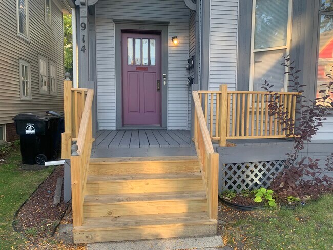 Foto del edificio - 914 Wisconsin Ave