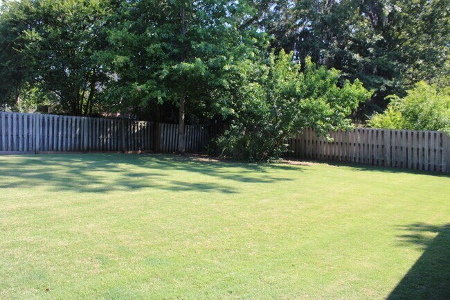 Building Photo - Home for Rent in Deer Creek!