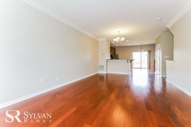 Building Photo - Fall in love with this spacious 4-bedroom ...