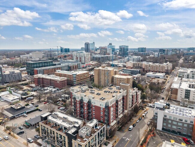 Foto del edificio - 618 N Boylan Ave