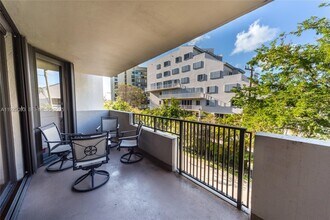 Building Photo - 121 Crandon Blvd