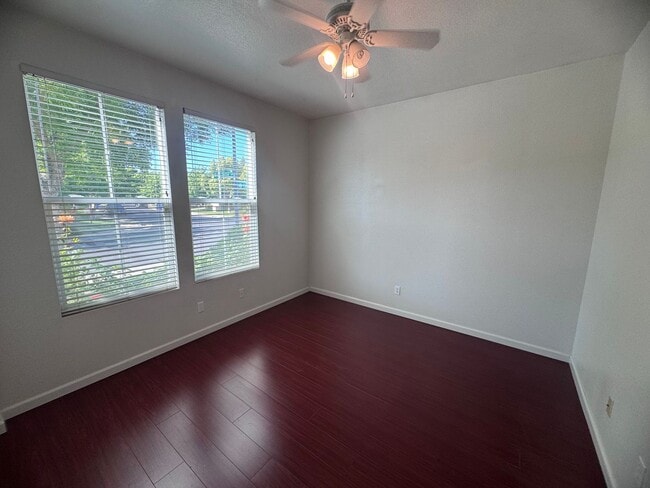 Building Photo - Stonelake Community - Four Bedroom!