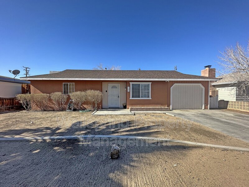 Primary Photo - 245 N Alvord St