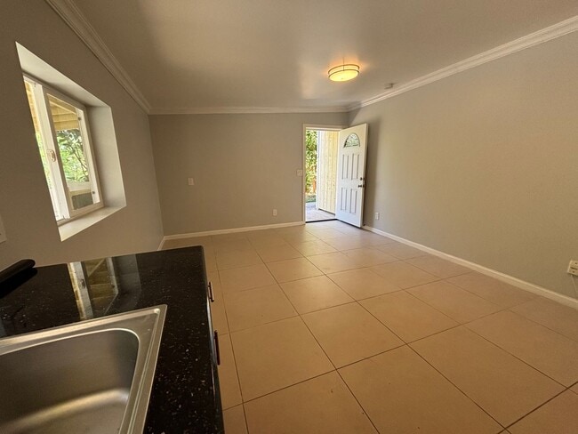 Building Photo - 98-163 Kaulike Dr.