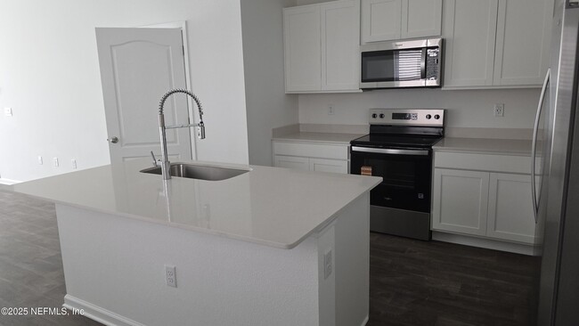 Building Photo - 12722 GERONIMO Pl