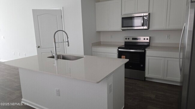 Foto del edificio - 12722 GERONIMO Pl