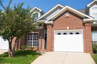 Building Photo - 211 West Dr