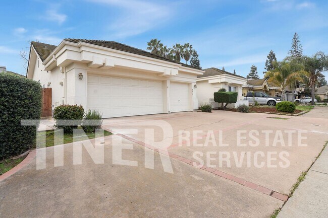 Building Photo - Large Home in Prime Location - Tier 3