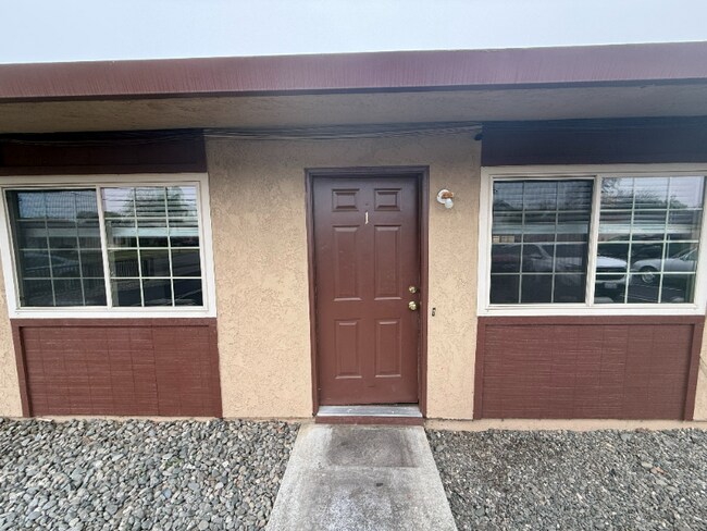 Foto del edificio - 1226 East St