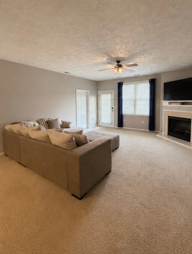 Building Photo - 3930 Bardstown Ct