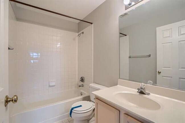 Foto del edificio - 1094 Blackburn Dr, Grayslake, IL, 60030