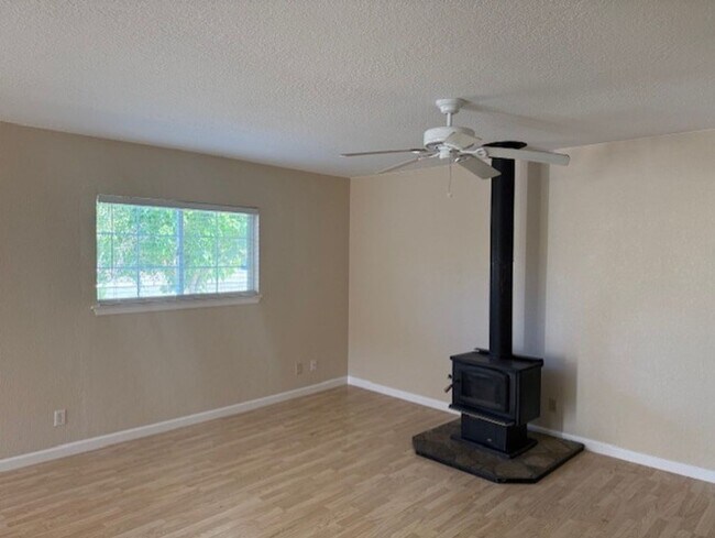 Foto del edificio - 3 Bedroom Home In Quail Ridge