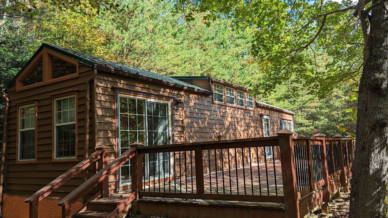 Primary Photo - Adorable 1BD/1BA Tiny Home in the Isis Cov...