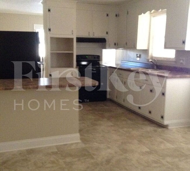 Foto del edificio - 4020 Matthews-Mint Hill Rd