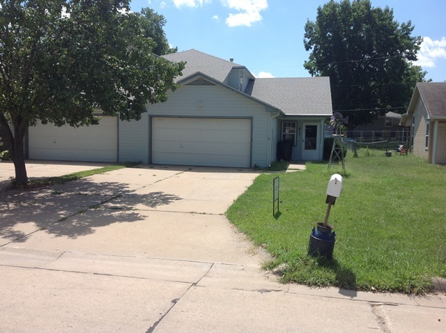 Building Photo - 3 bedroom 2 Bath East Side of Manhattan!