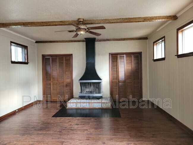 Foto del edificio - 3503 Crestmore Cir NW