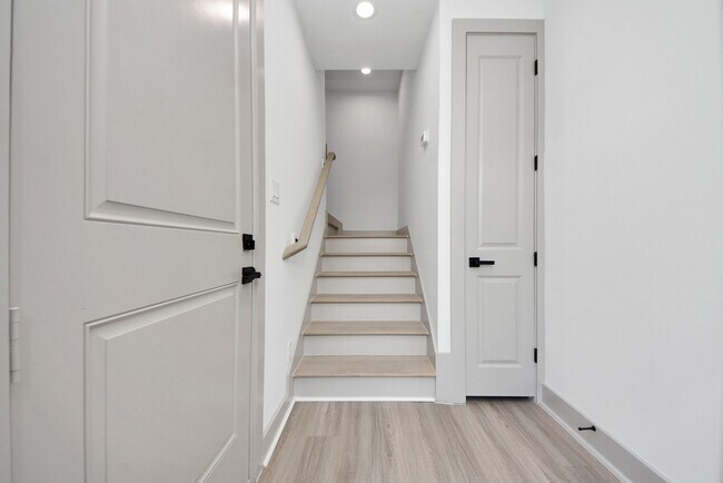 Foto del edificio - 5302 Kindred Gdn Ln