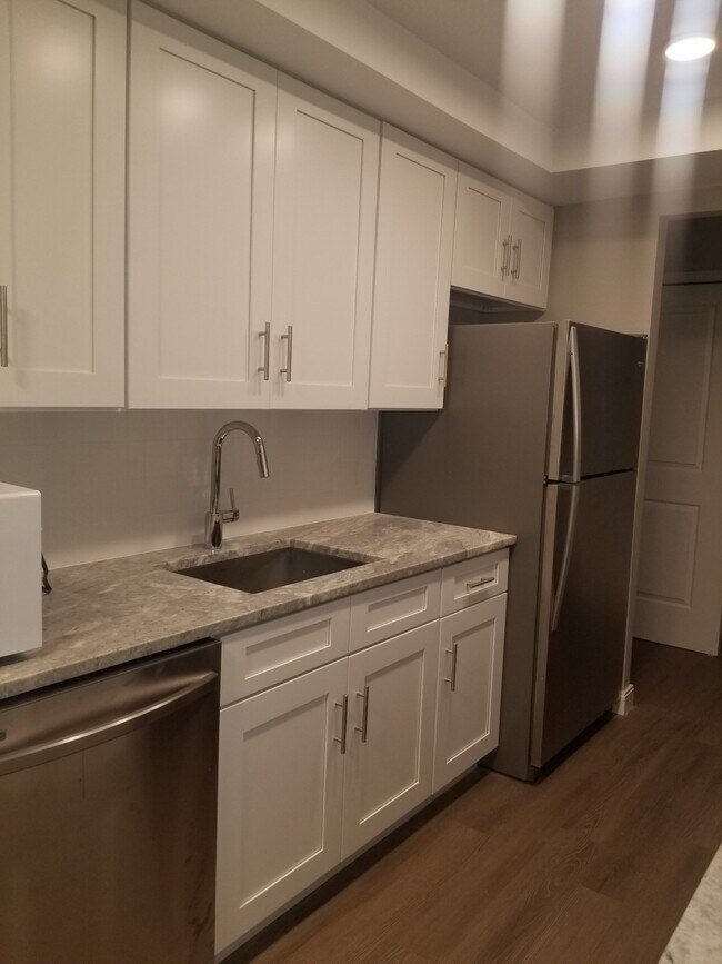 Foto del edificio - 121 Wellington Ct