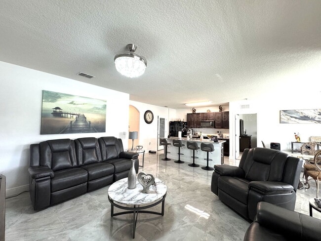 Foto del edificio - 239 Willow Bend Dr