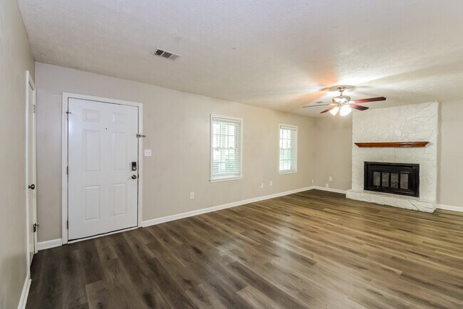 Foto del edificio - 4624 N View Rd NW
