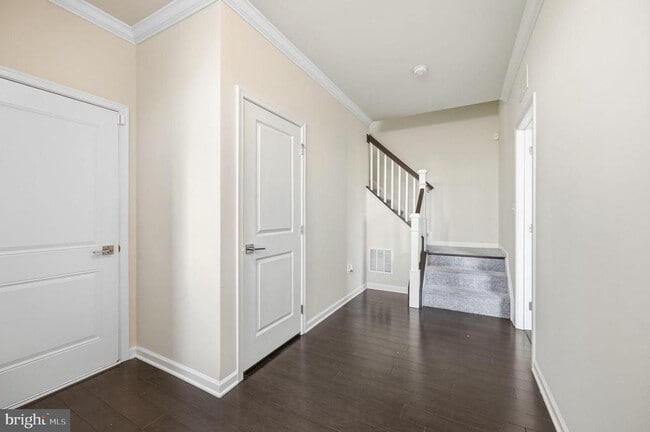 Foto del edificio - 23445 Millville Woods Square