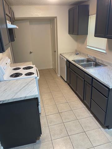 Building Photo - 7036 Nandina Dr
