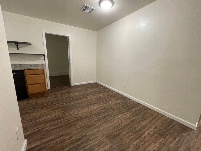 Foto del edificio - Fully Remodeled 4 Bedroom home