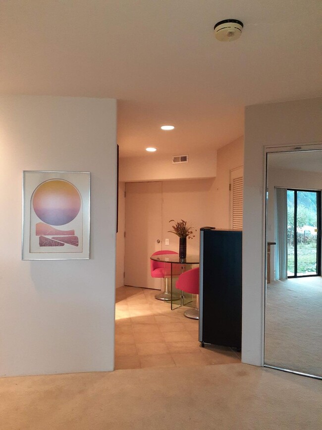 kitchenette - 1051 Wharf St