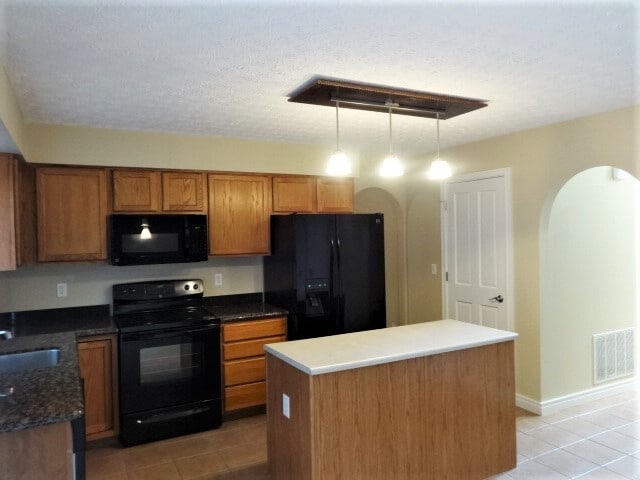 Building Photo - 1501 Patricia Dr