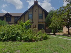 Building Photo - 807 N Carter St