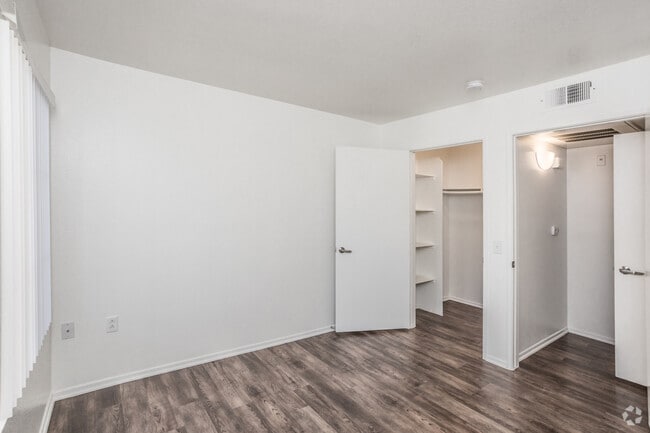 1BR, 1BA - 585 SF - Vintage at Stonehaven Senior Living
