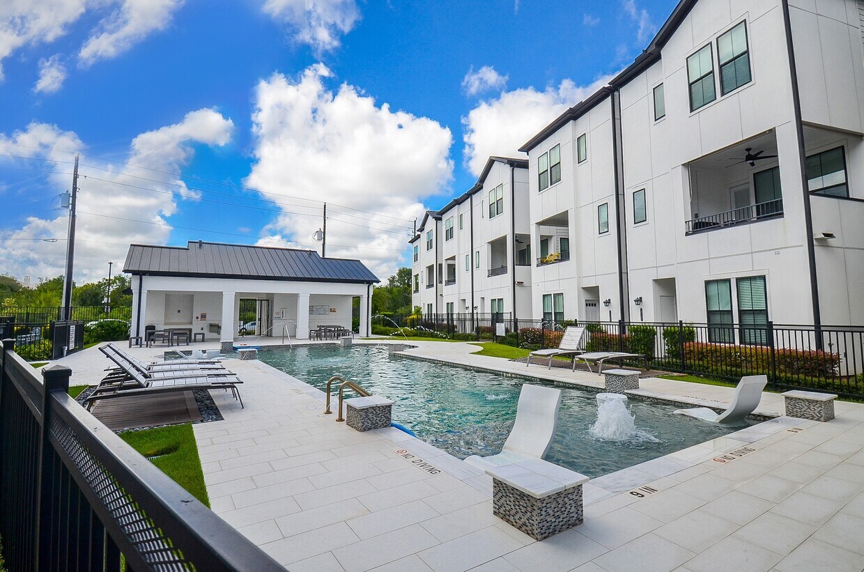 Foto principal - 2812 Grand Fountains Dr