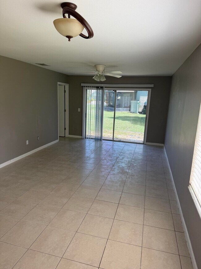 Foto del edificio - 1456 SE Rivergreen Cir