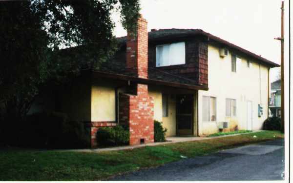 Building Photo - 812 Carro Dr