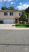 Building Photo - 807 Montclair Dr