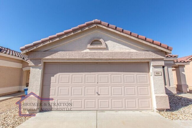 Building Photo - 906 E Saratoga St - 3BR, 2 BA - Lindsay/Wa...