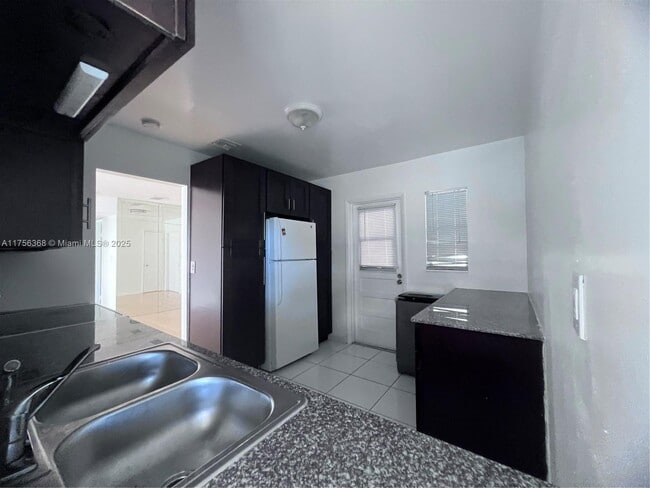Building Photo - 2430 SW 81st Ave