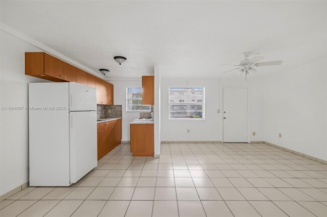 Foto del edificio - 6270 W Flagler St