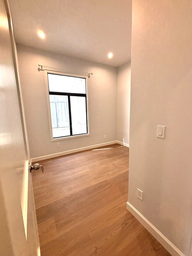 Foto del edificio - 131 Wetmore St