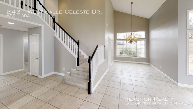 Building Photo - 2421 W Calle Celeste Dr